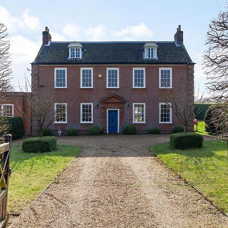 Hemblington Hall Arts And Leisure Ltd South Walsham Extérieur photo