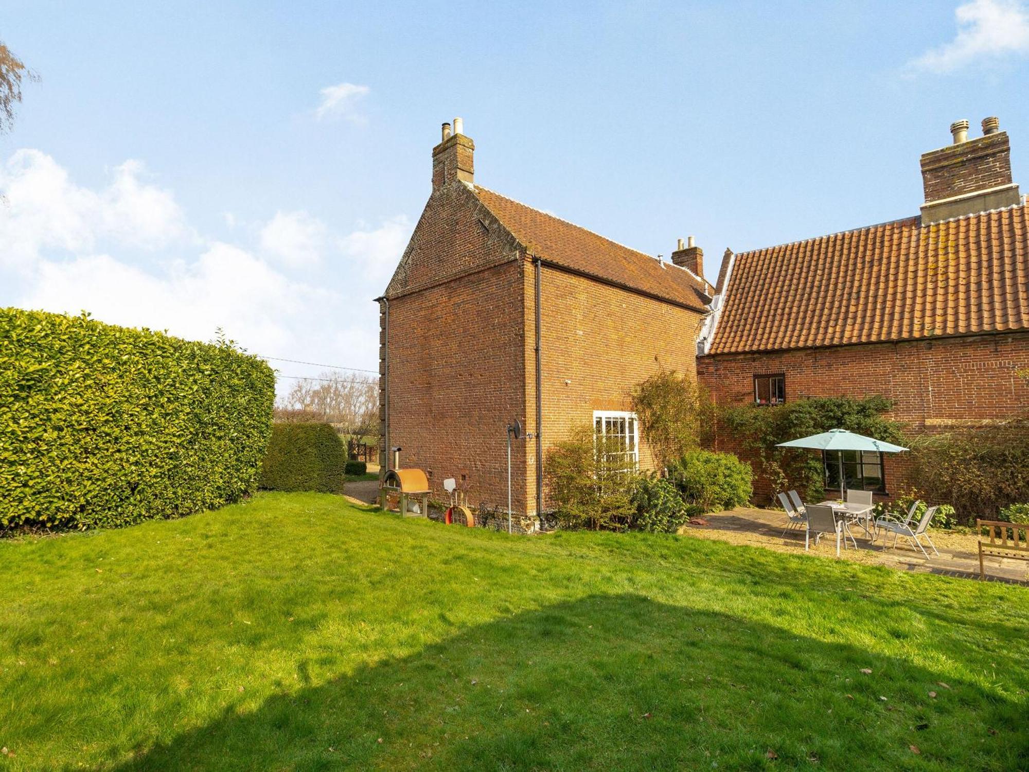 Hemblington Hall Arts And Leisure Ltd South Walsham Extérieur photo
