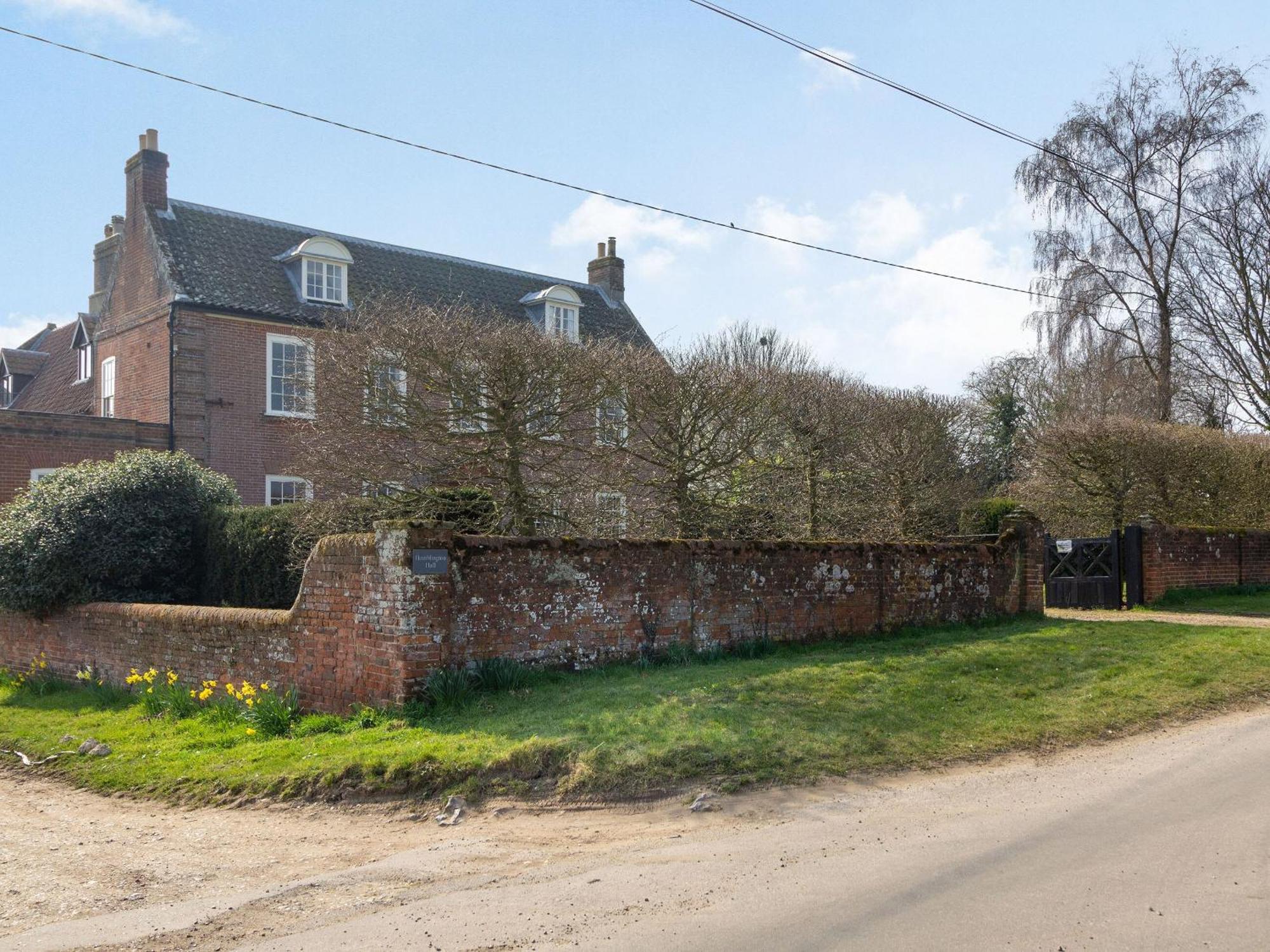 Hemblington Hall Arts And Leisure Ltd South Walsham Extérieur photo