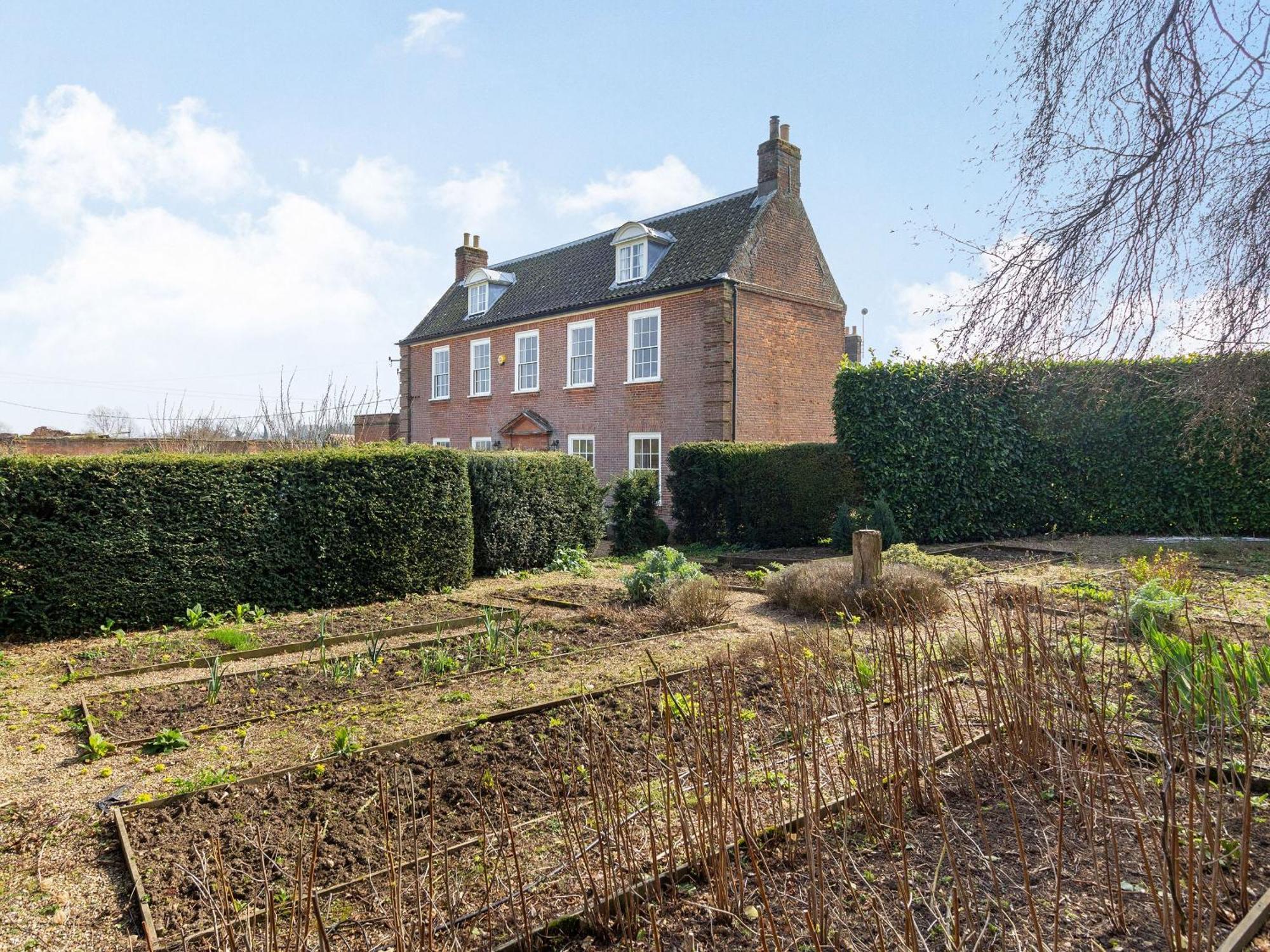 Hemblington Hall Arts And Leisure Ltd South Walsham Extérieur photo